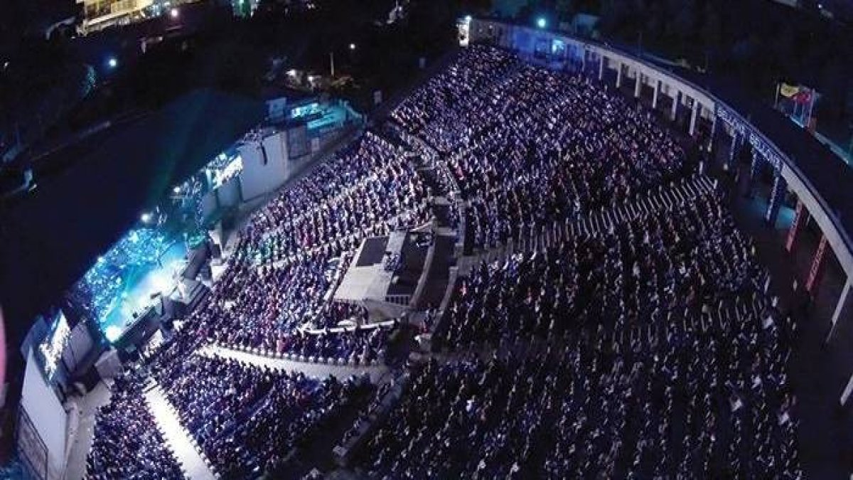 Harbiye Açıkhava’da yaz dolup taşıyor: işte Ağustos–Eylül programı...