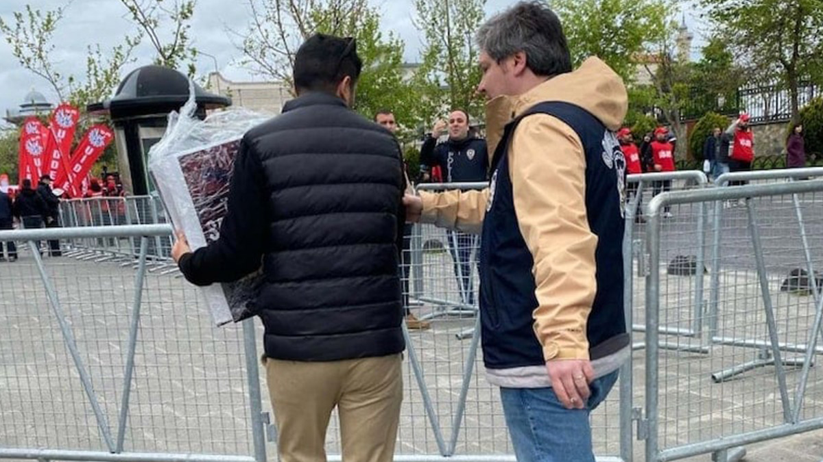 1 Mayıs mitinginde ‘turp-şalgam’ pankartına yasak