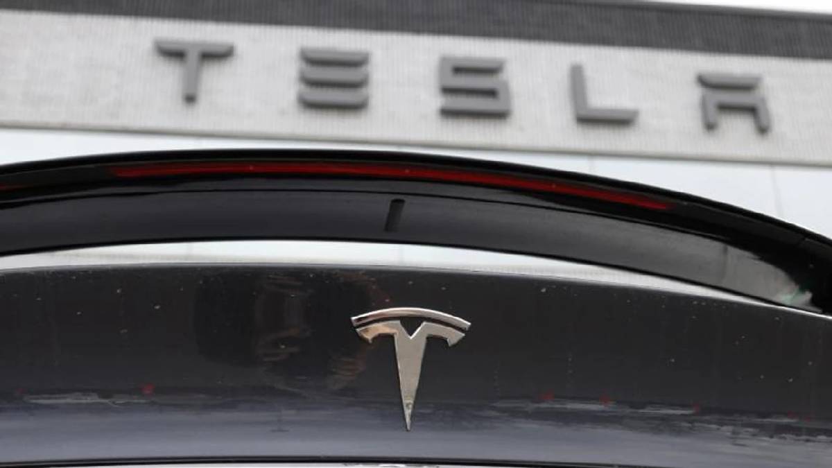 Tesla Fransa’da fren yaptı! Satışlar sert düşüşe geçti: Elektrikli pazarı yavaşlıyor…