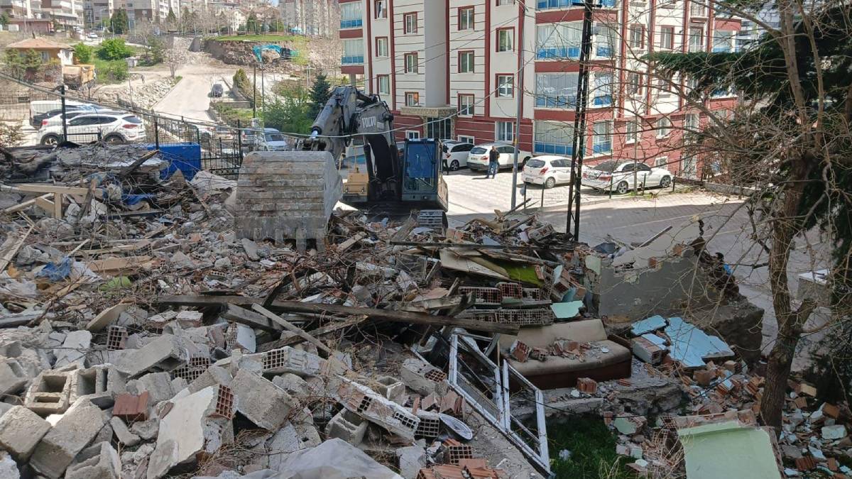 Yenimahalle’de metruk yapılara geçit yok