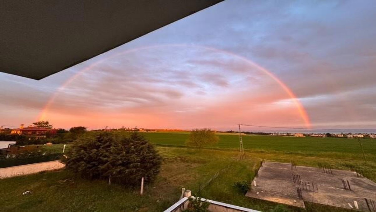 İstanbul'da gün batımı gökkuşağı ile buluştu! Ortaya büyüleyici bir manzara çıktı