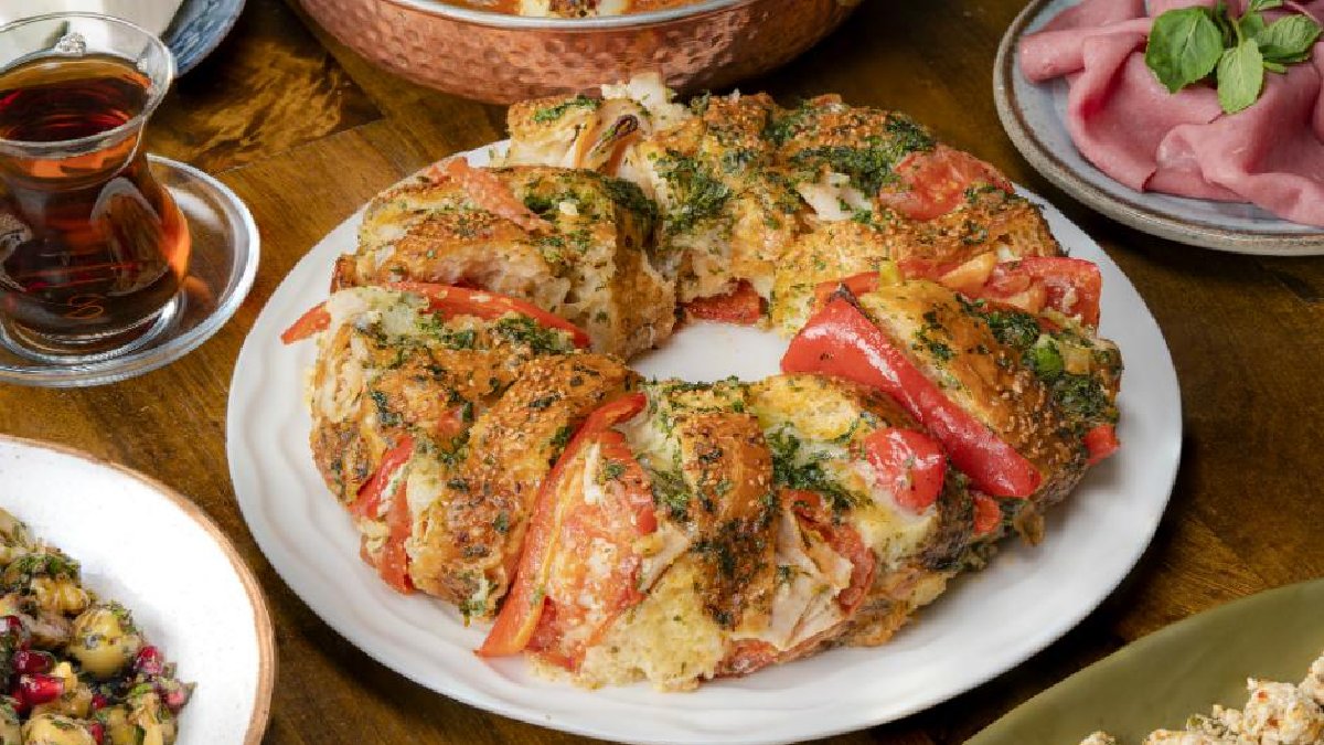 Bayat ekmekler asla çöpe gitmeyecek! Ne yoğurma derdi var ne de açma! Şipşak hazır bayat ekmek böreği