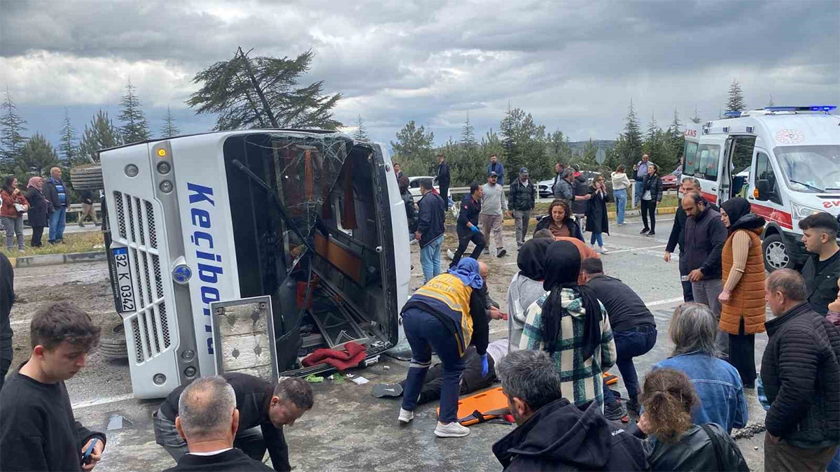 Isparta'da feci kaza! Yolcu midibüsü devrildi: Çok sayıda yaralı var