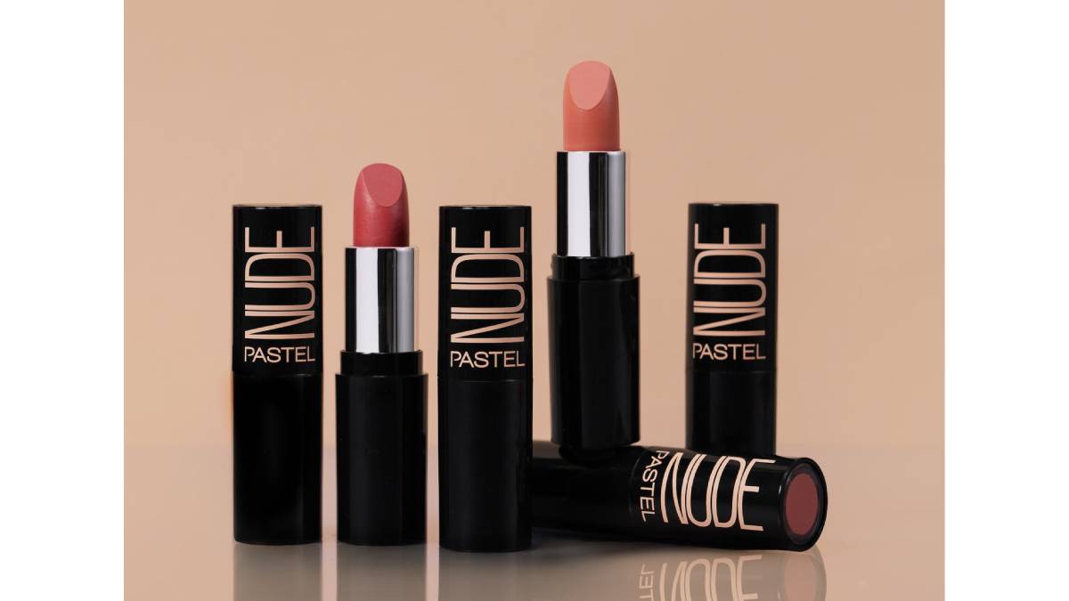 2025’in Sessiz Ama Güçlü Güzellik Trendi: Nude Rujlar