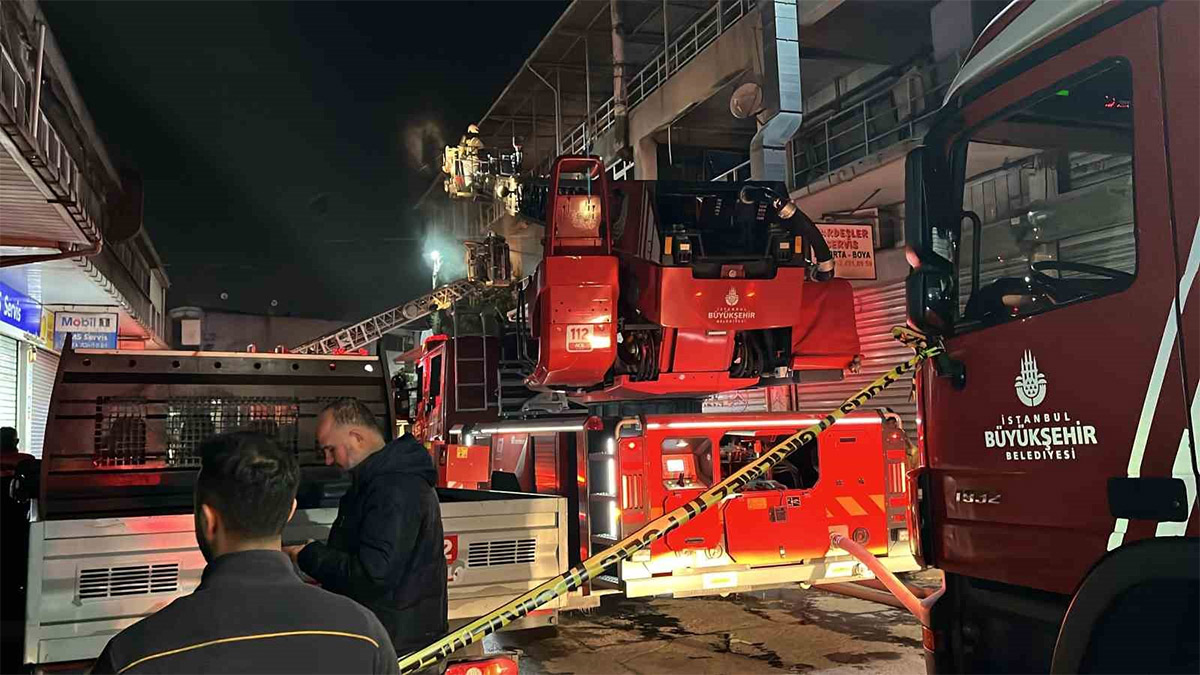 Zeytinburnu’nda kimyasal madde deposunda yangın! Müdahale sürüyor