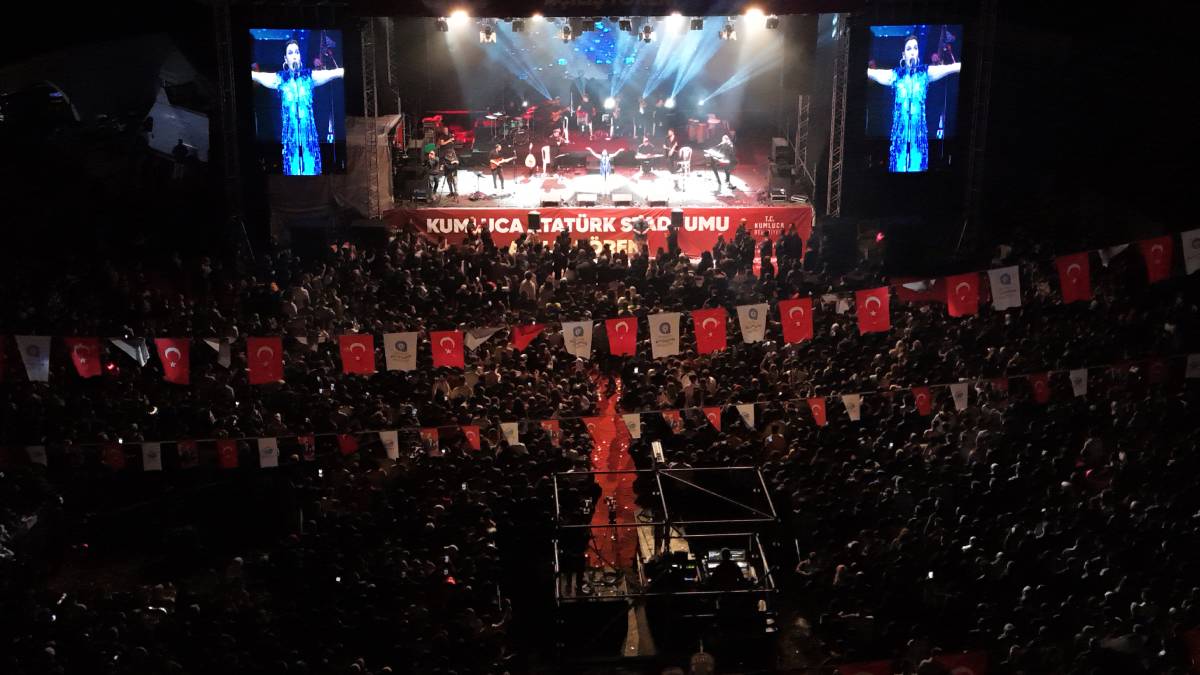 Kumluca’da Atatürk Stadyumu açılışı ve Şevval Sam konseri