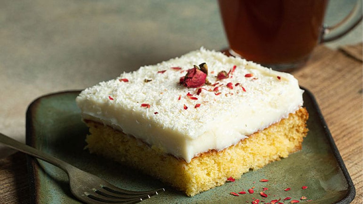 Tatlı krizlerine şık bir çözüm: Bir dilimi yetmeyen hafifliğiyle gelin pastası tarifi burada