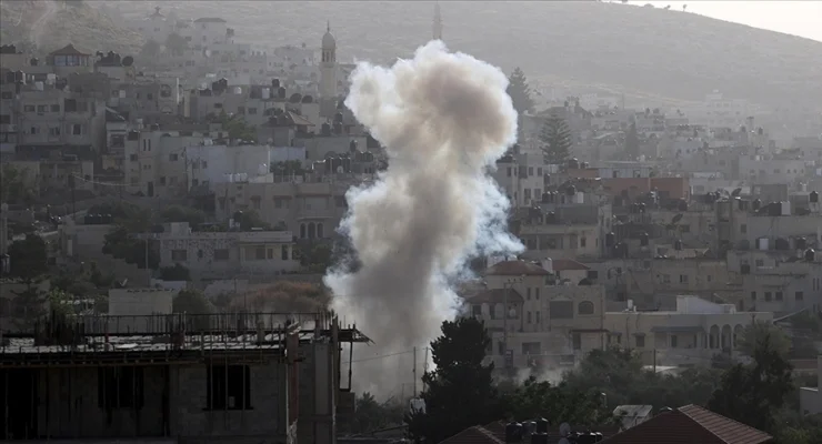 İsrail: Suriye'ye hava saldırıları devam edecek