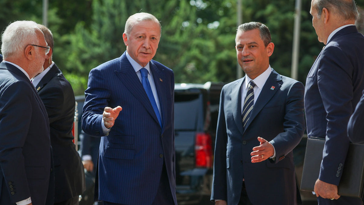 Cumhurbaşkanı Erdoğan’dan Özgür Özel’e geçmiş olsun telefonu: Saldırı tüm yönleriyle aydınlatılacak