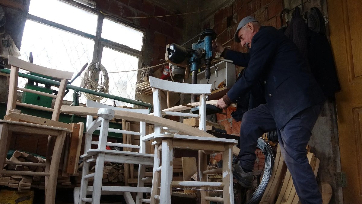 Bir sanatın son temsilcisi! Yarım asırdır üretiyor, gelen taleplere yetişemiyor! Kimse beğenmese de güzel kazandırıyor