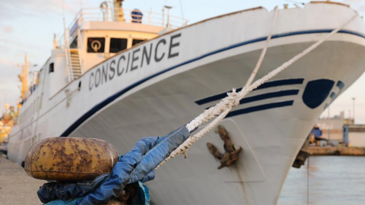 İsrail'in saldırdığı gemi 2 gündür Malta açıklarında: Türk aktivistler ‘Vicdan’ı terk etmiyor