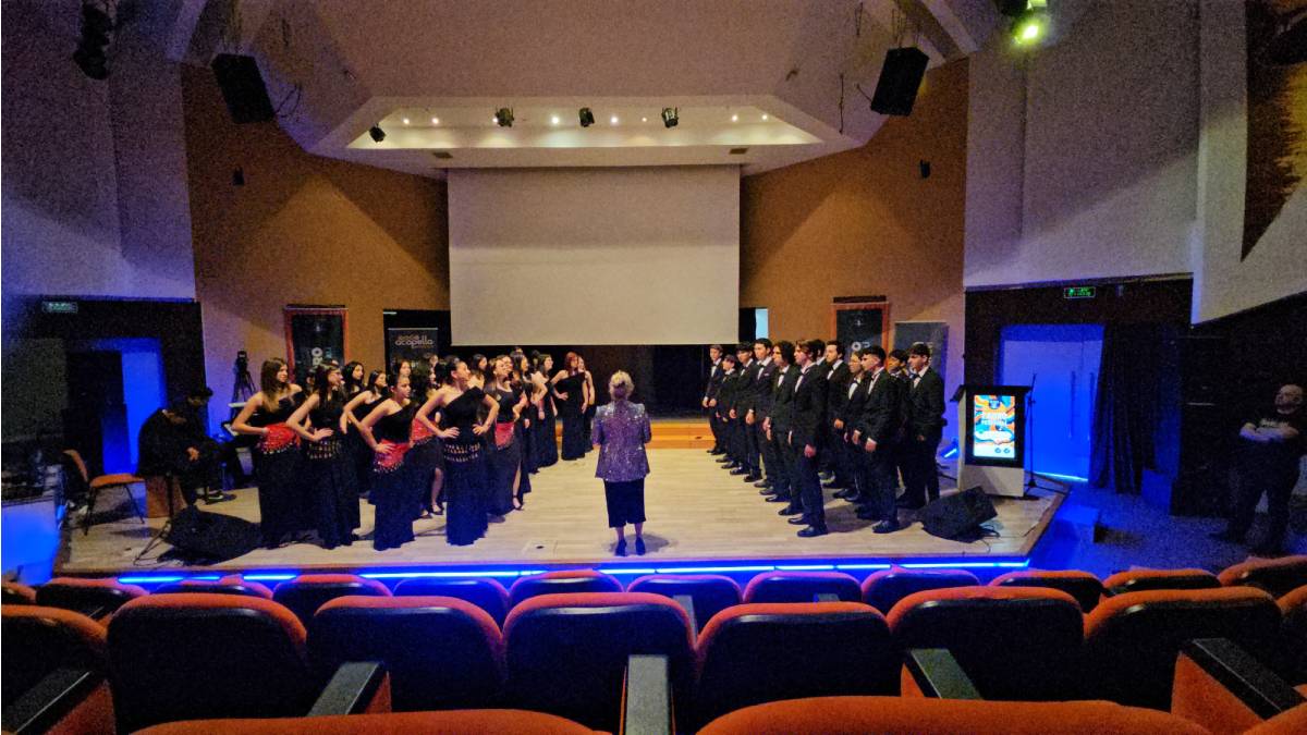 Manisa Büyükşehir Belediyesi Çok Sesli Gençlik Korosu’na Antalya’da ödül