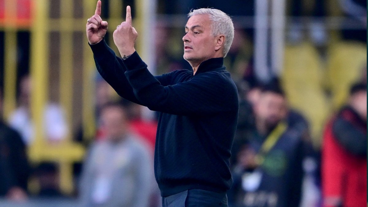 Fenerbahçe'nin efsane isminden Jose Mourinho'ya sert açıklama! "'Beni gönderin' diyor"