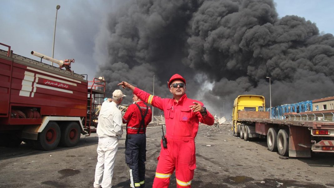 İran'da patlamanın gerçekleştiği limanda yeniden yangın