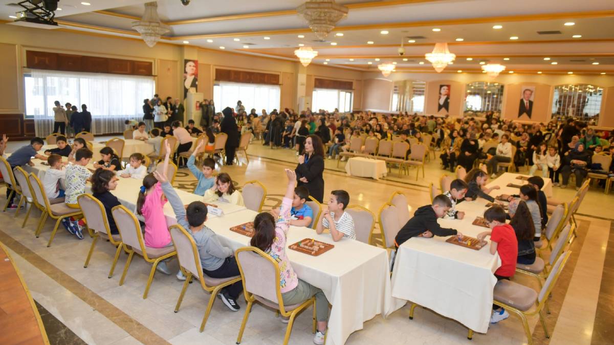 Esenyurt’ta minikler akıl ve zekâ oyunlarıyla yarıştı