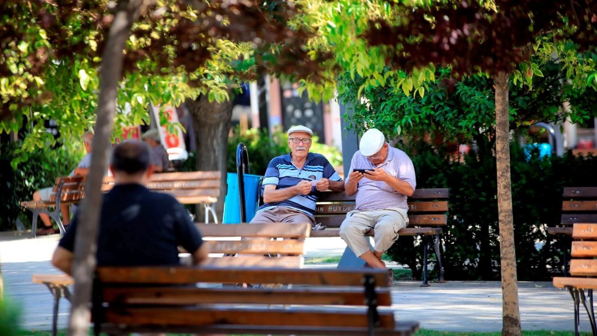 Lodosun da etkisiyle bahar yağmurları geliyor: Sıcaklıklar 31 dereceyi bulacak