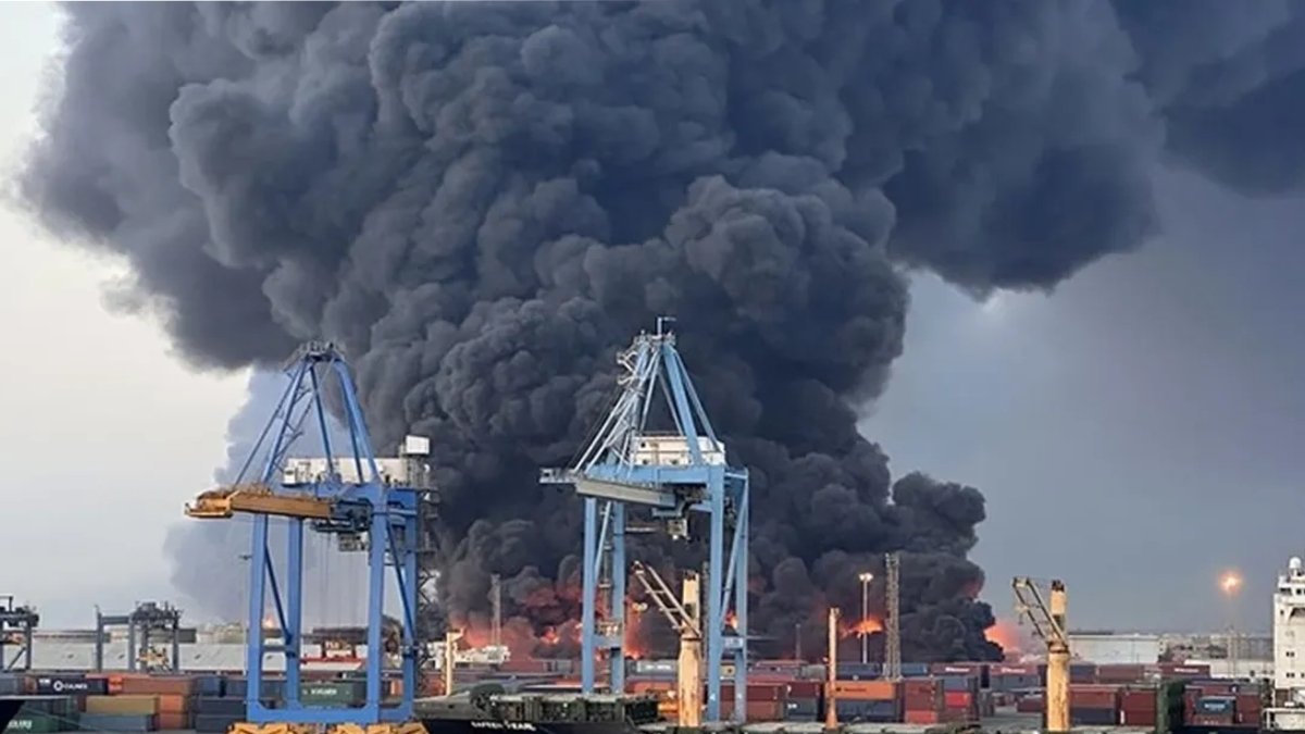 Sudan'da liman ve havalimanlarda patlama