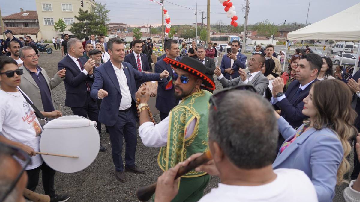 Hıdırağa Hıdırellez Şenliği renkli görüntülere sahne oldu