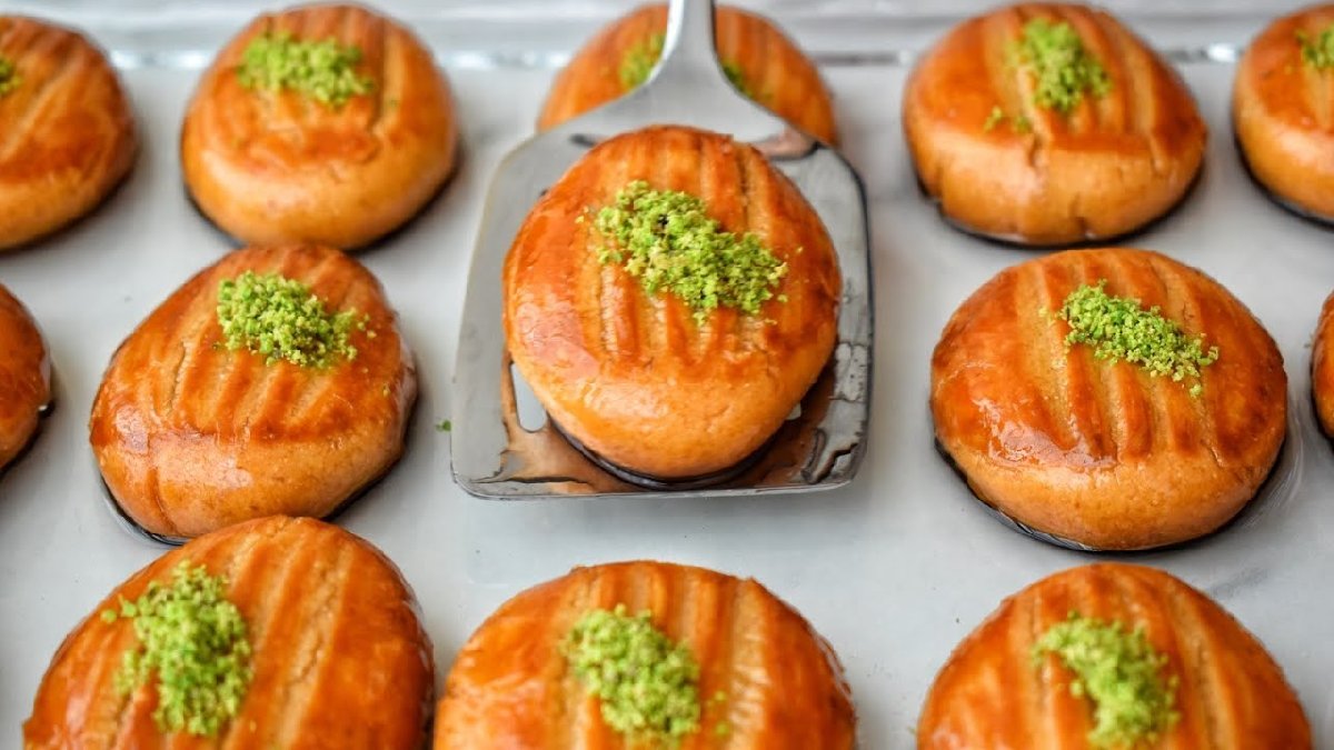 Bu lezzet dilden dile dolaşıyor: Tahinli şekerpareye bayılacaksınız! Yiyenlerden tam not aldı