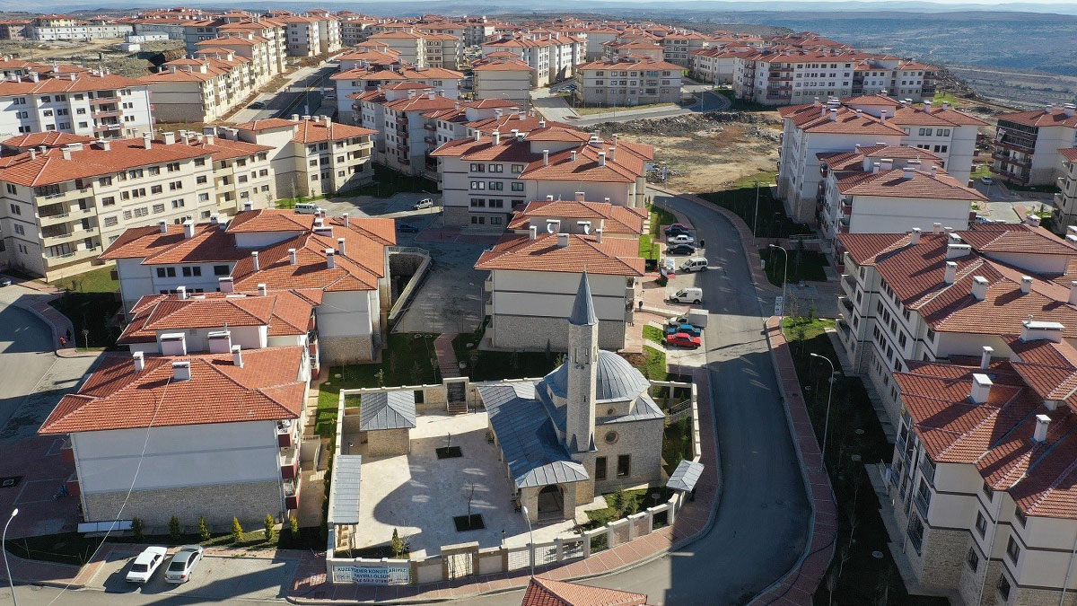 Büyükşehir belediyesinden dar gelirliye 3 bin konut müjdesi! Temel atıldı, teslim tarihi belli oldu