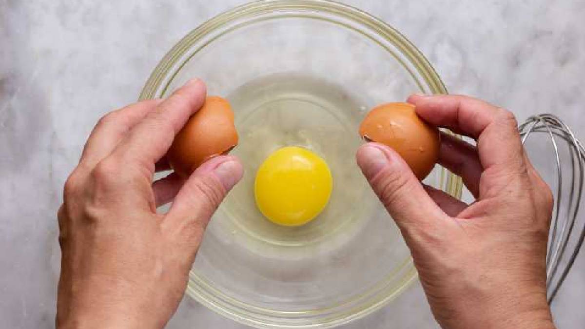 Yumurtayı kırmadan tazeliğini test edin! Bayat mı taze mi anlamanın en pratik yolu: Tek seferde kesin sonuç veriyor…