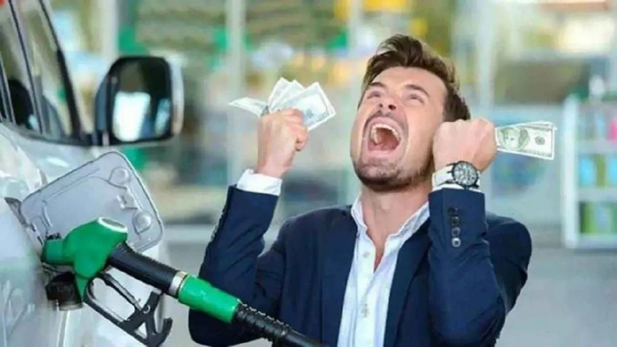 Sürücülere peş peşe sevindiren haber! Tabelalar değişiyor! Akaryakıtta indirim zamanı