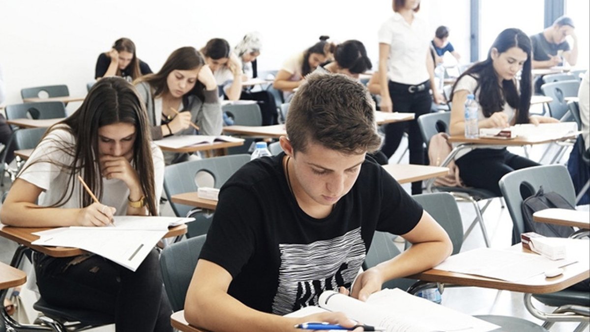 Liselerde sistem değişiyor! Masada 3 seçenek var: 3+1, 2+2 ve yaş modeli