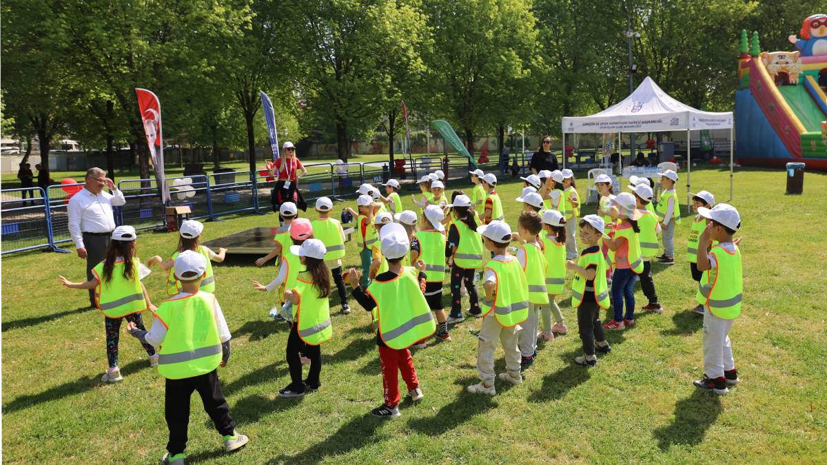 Bursa Uluslararası Spor Festivali’nde çocuklar doyasıya eğlendi