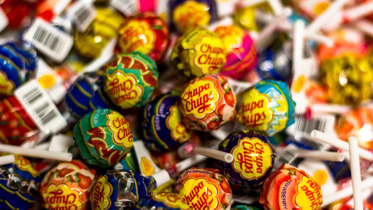 8 yaşındaki çocuk annesinin telefonundan 70 bin lolipop siparişi verdi