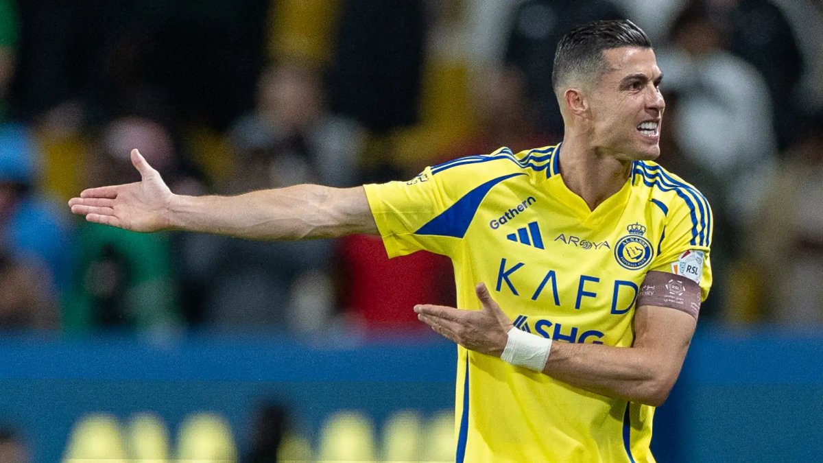 Cristiano Ronaldo'dan takım arkadaşlarına sert tepki! Maç içinde arkadaşlarına yaptığı hareket olay oldu