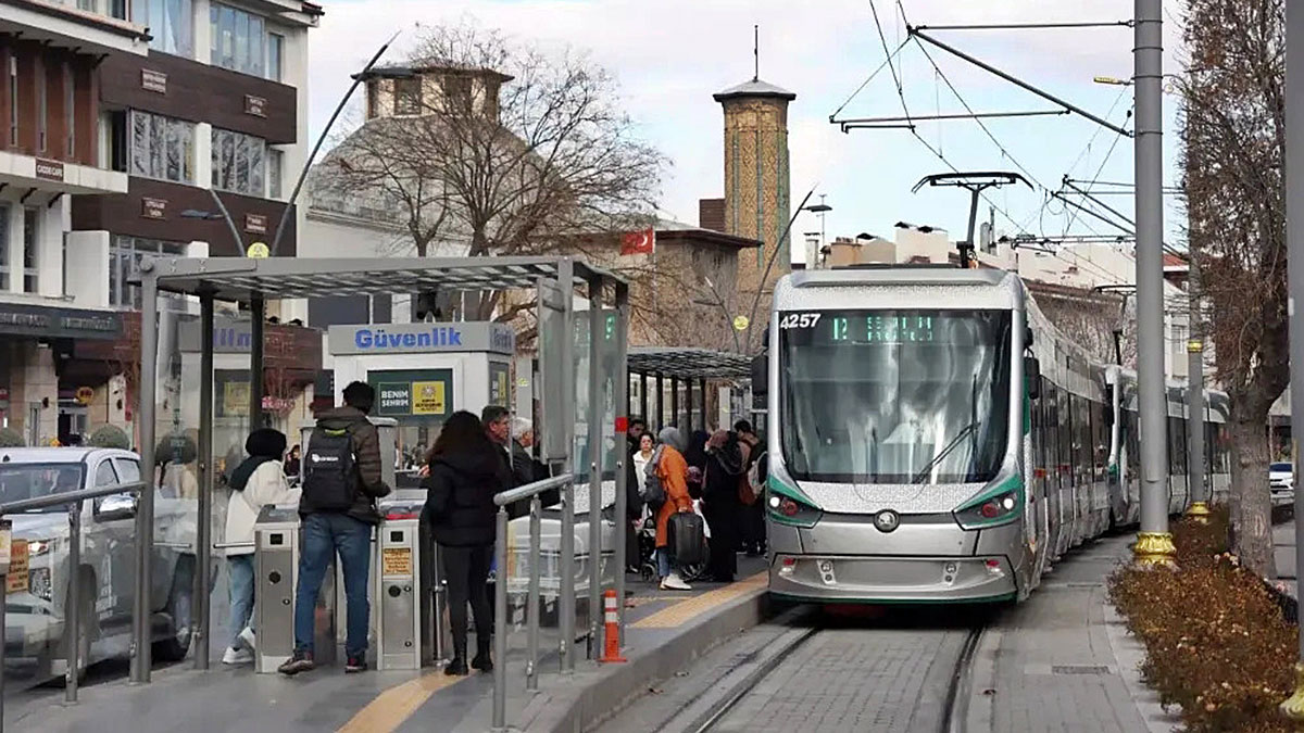 Konya'nın ulaşım projeleri çıkmaza girdi! Yeni tramvay ve metro hatları neden tamamlanmıyor?