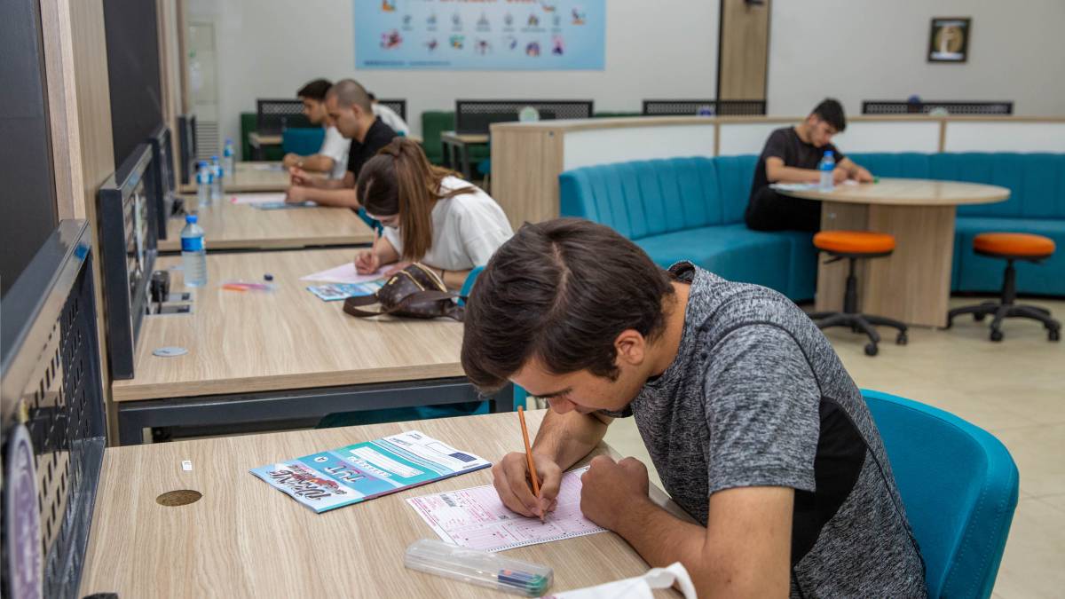 Büyükşehir’den üniversite adaylarına sınav provası