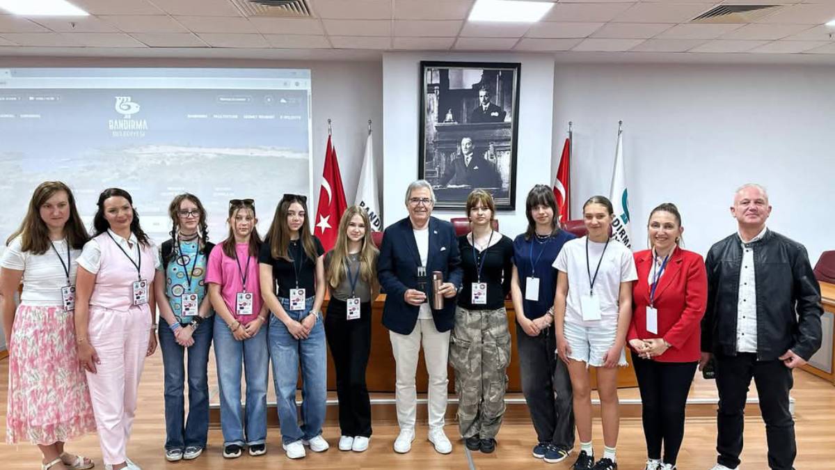 Başkan Mirza, Erasmus Imaginarium Projesi kapsamında öğrencileri ağırladı