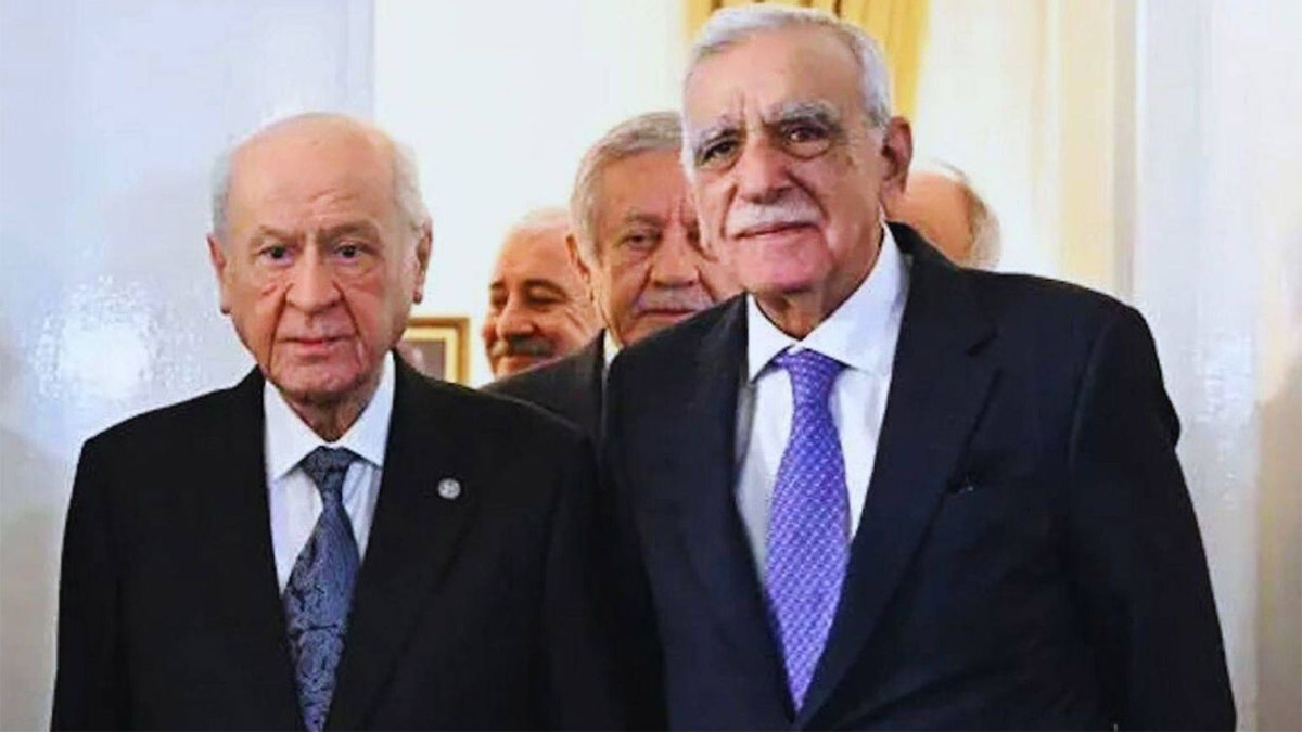 Bahçeli'den Türk'e 'terörsüz Türkiye' için tebrik telefonu