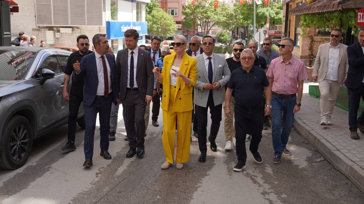 Başkan Subaşı yayalaştırma projesi için esnaf ve vatandaşın fikrini aldı