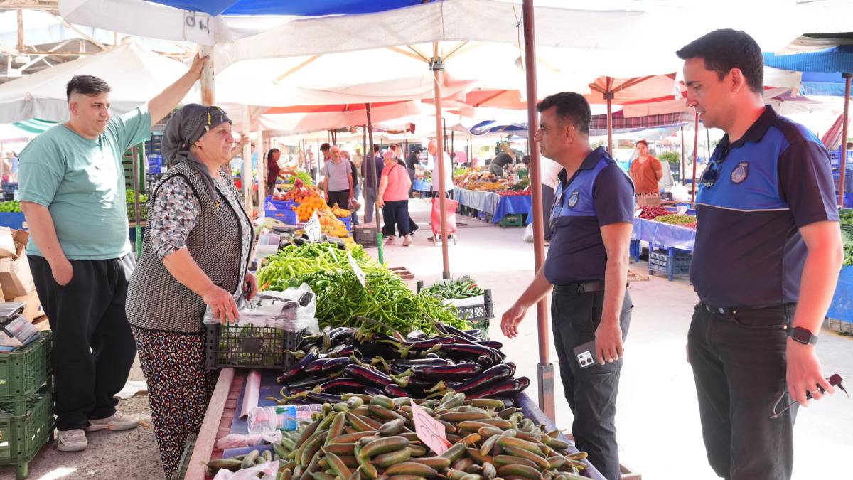 Burhaniye Belediyesinden pazar yerinde denetim