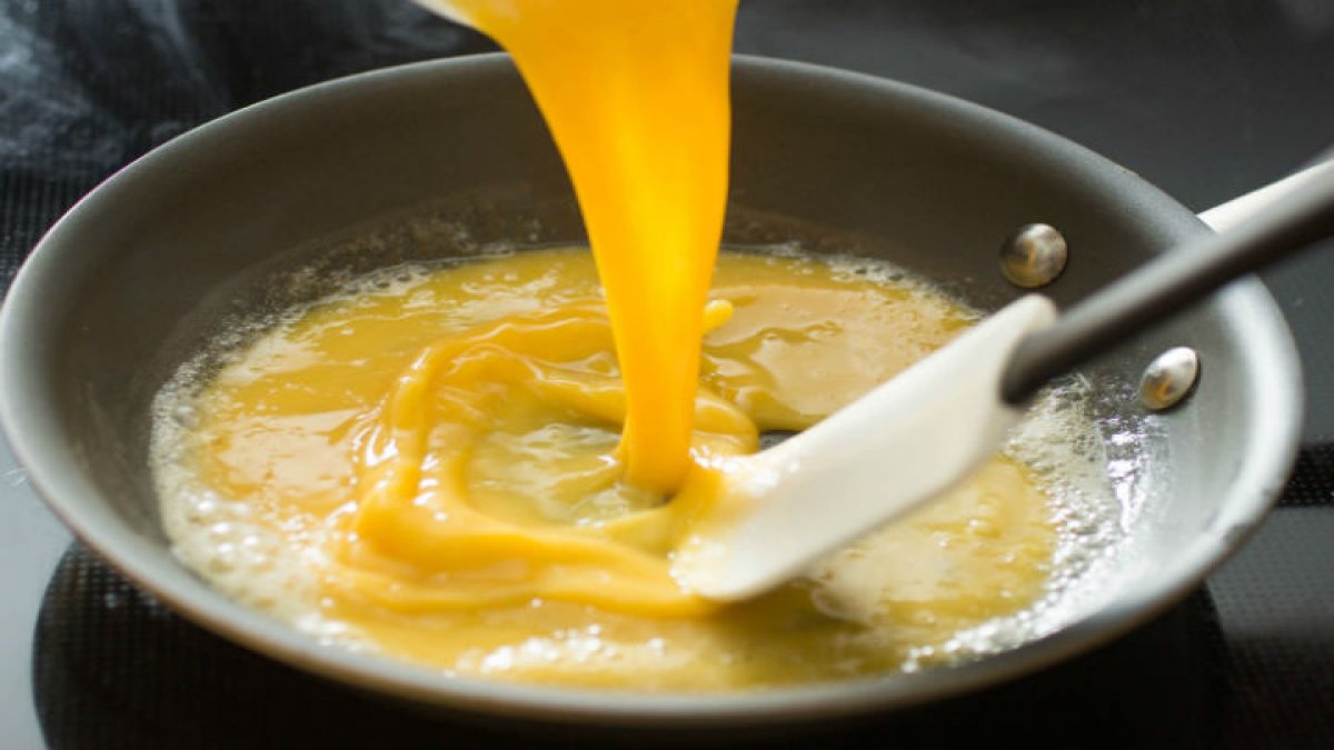 Omlet yaparken içine bir tutam ekleyin! Lezzetini ona katlayacak: Şflerin gizli sırrı