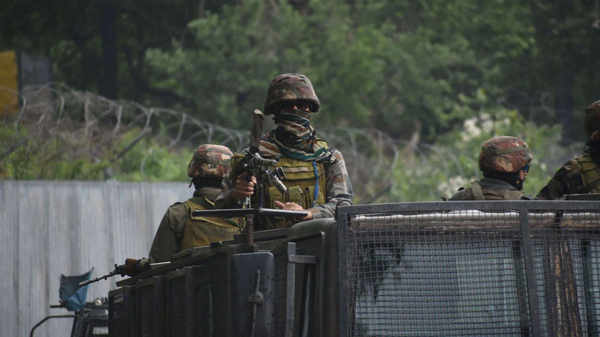 Pakistan ile Hindistan ateşkes ilan etti