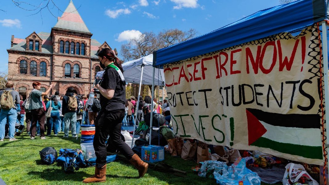 Columbia Üniversitesi'nde Filistin destekçisi 65 öğrenci uzaklaştırıldı