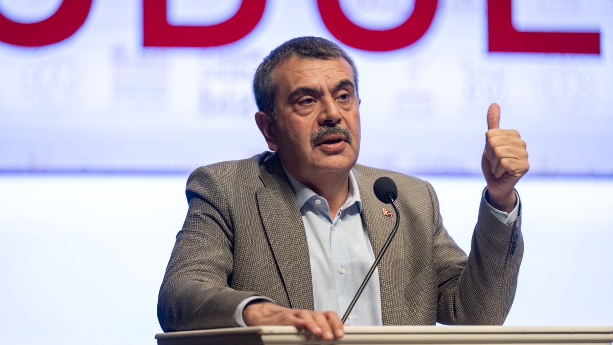 Mülakat tepkisi krize dönüştü! Yusuf Tekin'den öğretmene ağır sözler: “Megaloman, terör bağlantısı var!”