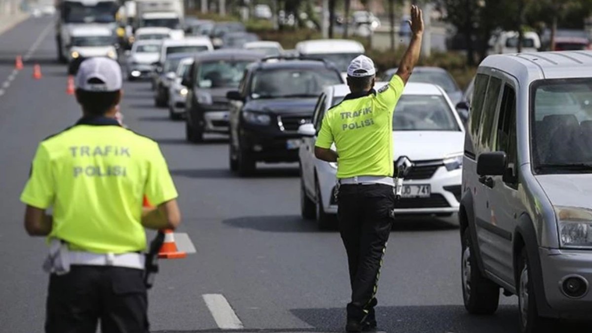 Trafikte 1 haftada 498 bin araç ve sürücüye ceza