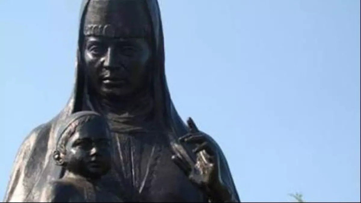 Türk Dünyası’ndan Hayme Ana’ya vefa: Anneler Günü’nde duygulandıran ziyaret