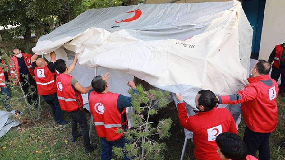 Kızılay 2024 raporu açıklandı: Afet depolarında 98 bin kişilik çadır var