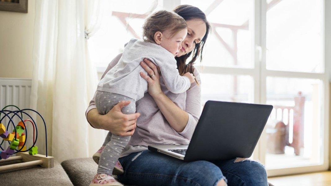 İŞKUR'dan çalışan annelere 348 milyon liralık destek