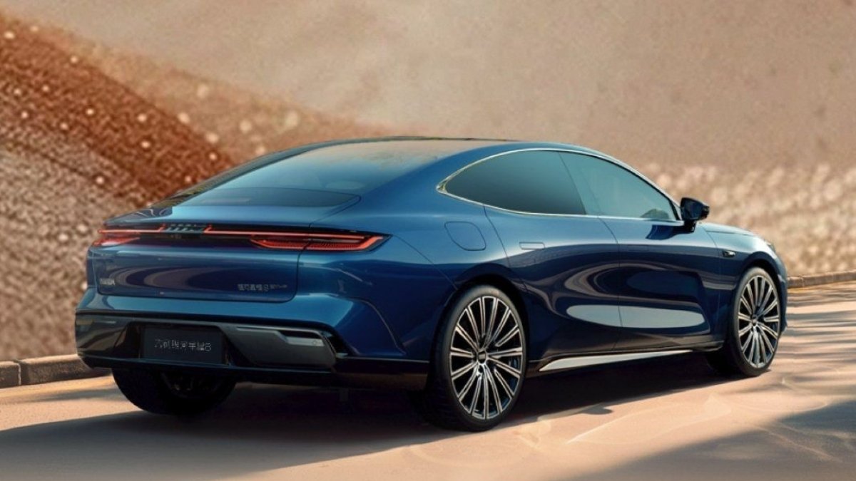 Geely Türkiye'ye fabrika ile dönüyor! 1600 km menzilli Galaxy Starshine müjdesi: İşte fiyatı ve özellikleri