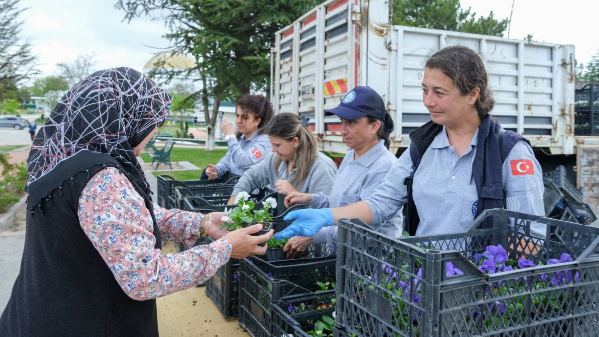 Büyükşehirden duygulandıran çiçek jesti