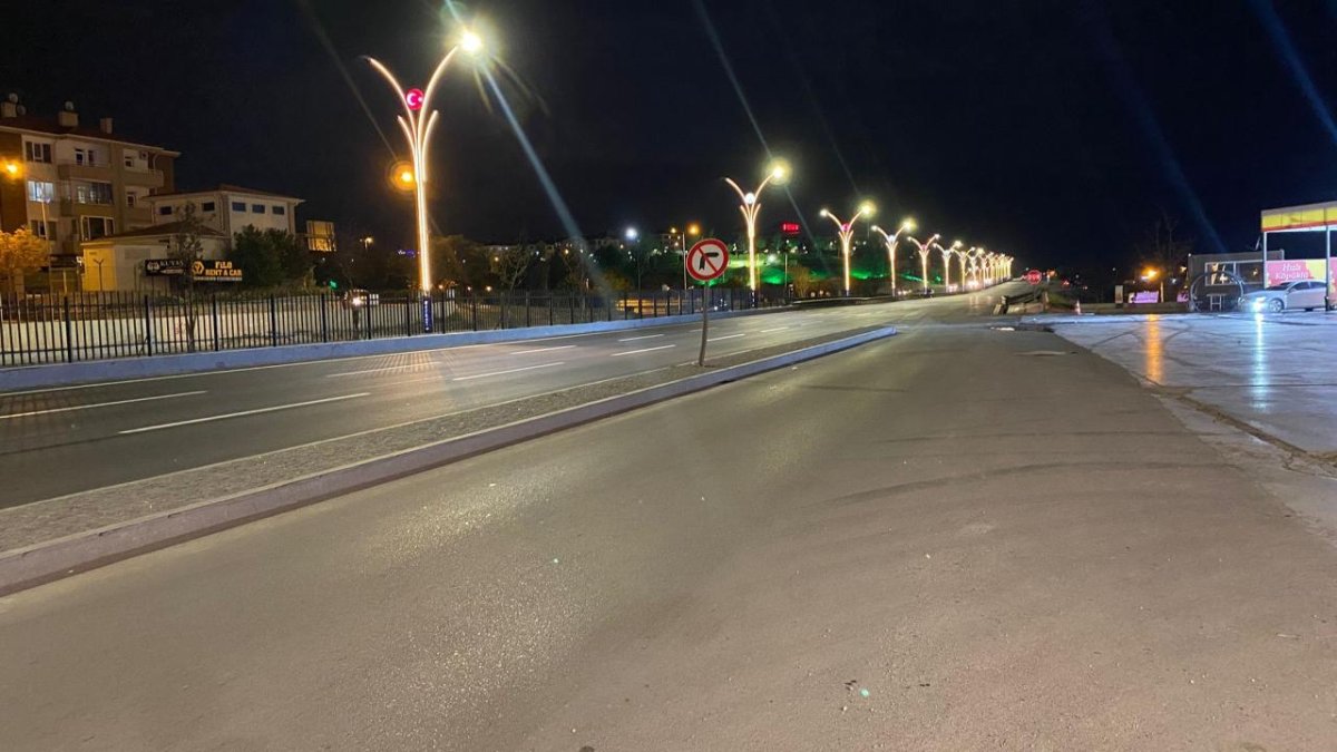 Ankara’da motosiklet trafik levhasına çarptı: 2 kişi hayatını kaybetti