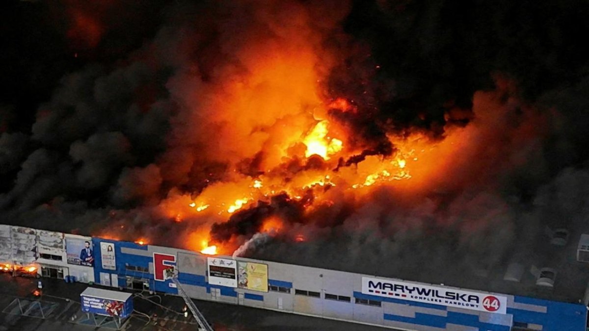 Polonya Başbakanı Tusk: Alışveriş merkezi yangını Rusya’nın işi olabilir