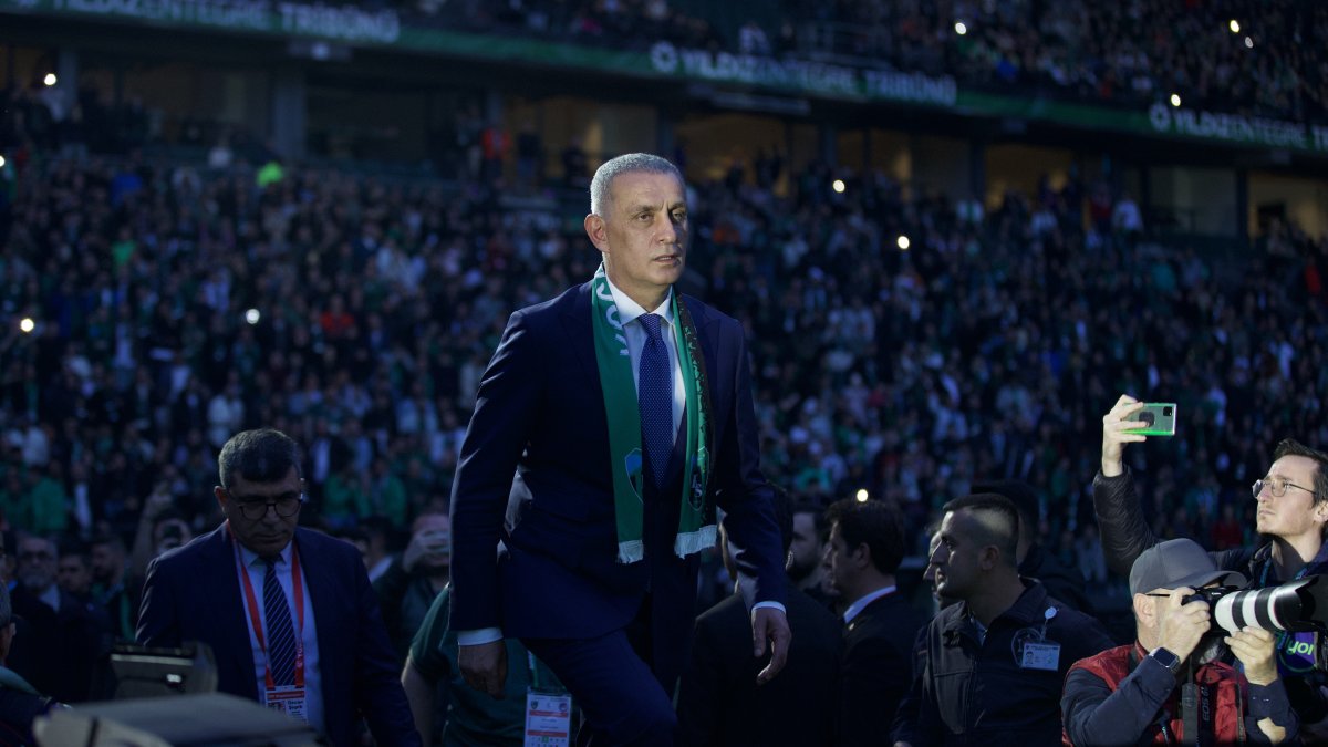 Kocaelispor'un şampiyonluk kutlamasında TFF Başkanı Hacıosmanoğlu'na beklenmedik tepki!