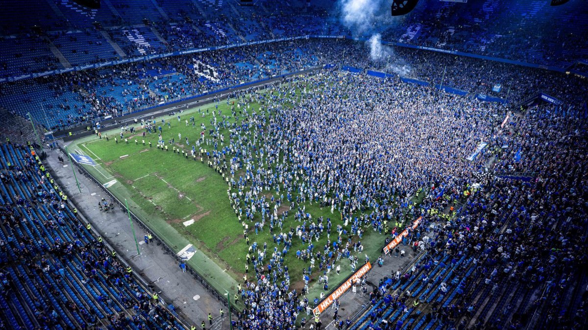 Hamburg’un Bundesliga kutlamasında izdiham! 7 yıl sonra gelen sevinç yerini kaosa bıraktı: 26 Yaralı